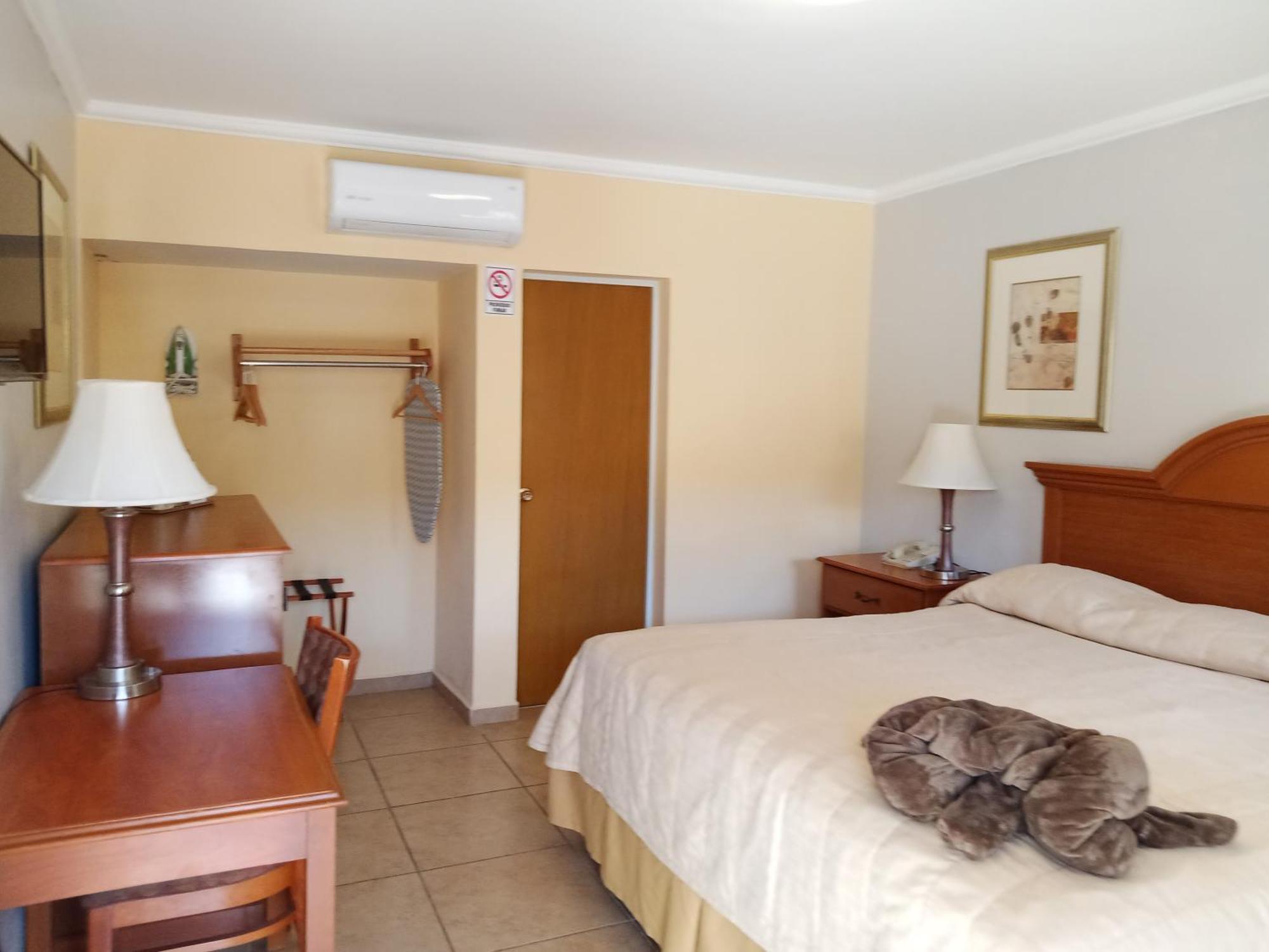 Hotel Posada Del Desierto Heroica Caborca Habitación foto